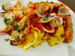 Tagliatelle with Seafood and Tomato Sauce