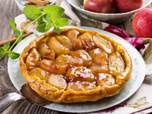 French Apple Pastry with Caramel