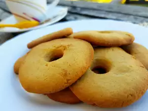 Tea Biscuits with Honey and Butter