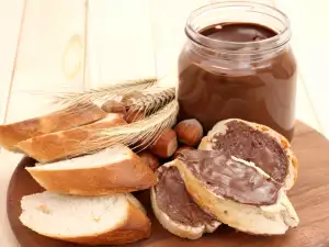 Vegan Chocolate Spread with Hazelnuts