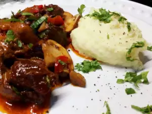 Beef Goulash with Red Wine