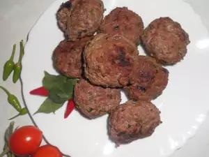 Appetizing Oven-Baked Beef Meatballs