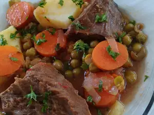 Beef with Peas and Potatoes in a Clay Pot