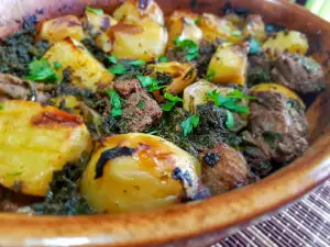 Beef with Spinach and Oven Baked Potatos