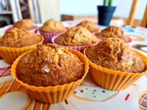 Oatmeal Muffins with Pumpkin and Apple