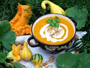 Cream of Pumpkin Soup with a Mix of Veggies