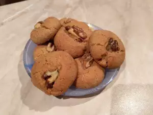 Lean Pumpkin Cookies with Walnuts and Cinnamon