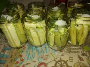 Jarred Pickled Zucchini