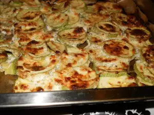 Zucchini in the Oven with Cream and Feta Cheese