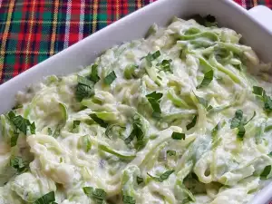 Zucchini Spaghetti in Cream Sauce