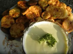 Fried Zucchini with Yoghurt Sauce