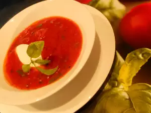 Tomato Cream Soup with Basil and Oregano