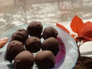 Healthy Chocolate Peanut Butter Truffles