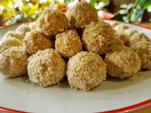 Lard Balls with Walnuts