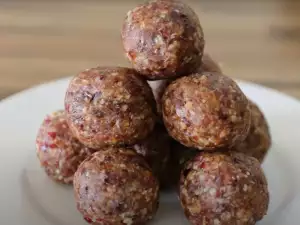 Truffles with Dates and Blueberries