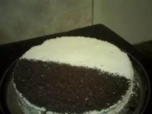 Cake with Biscuits, Cream and Chocolate Spread