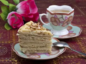 Biscuit Cake with Swiss Buttercream