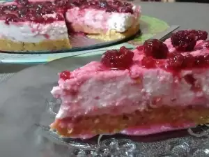 Cheesecake with Cottage Cheese and Raspberry Jam