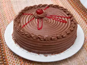 Garash Cake with Milk Chocolate