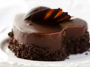 Exquisite Chocolate Heart Cake