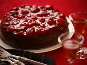 Cheesecake with Chocolate and Morello Cherries