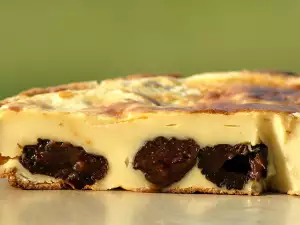 Pudding Cake with Prunes