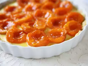 Cake with Apricots