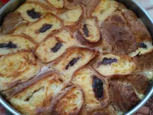 Cake with Croissants