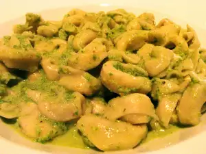 Tortellini with Zucchini and Cream