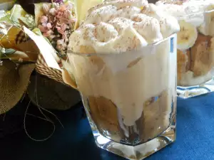 Trifle with Bananas and Coffee