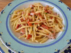 Pasta Trofie with Roasted Peppers, Ham and Gorgonzola