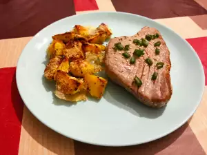 Tuna Fillet with Lemon and Potatoes