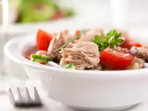 Salad with Tuna and Corn