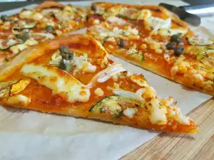 Thin Pizza with Mozzarella, Ricotta and Zucchini