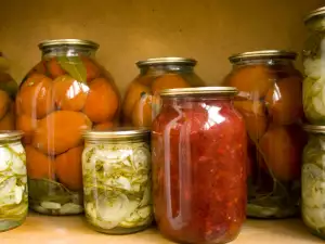 Canned Zucchini for Salads and Garnishes