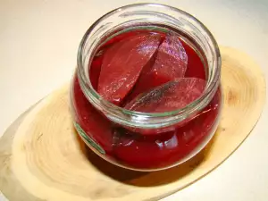 Spicy Pickled Beetroot