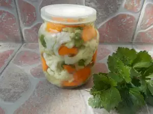 Cauliflower and Carrot Pickle