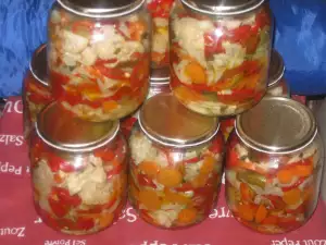 Cauliflower and Cabbage Pickle