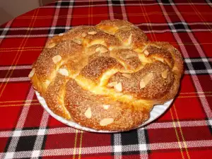 Twisted and Threaded Panettone