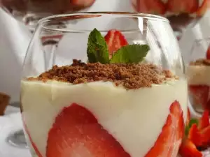 Dairy Cream with Vanilla and Strawberries