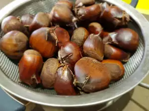 Tasty Boiled Chestnuts