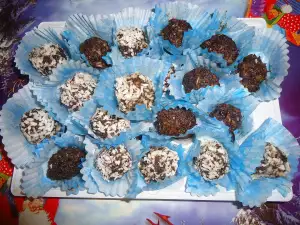 Vegan Bonbons with Nuts and Dates