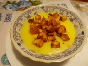 Vegan Cream Soup with Potatoes and Cauliflower