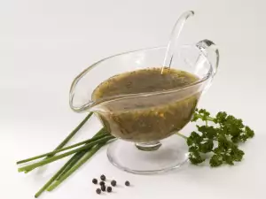 How to Make Salad Dressing