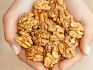 Walnuts Fight Colon Cancer