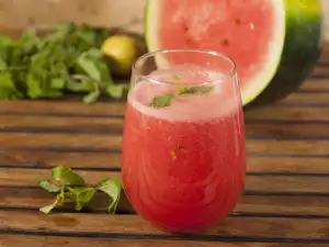 Non-Alcoholic Watermelon and Lemon Cocktail