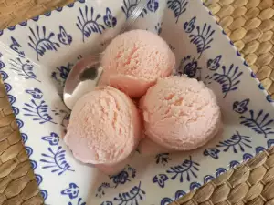 Homemade Watermelon Ice Cream