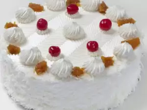 White Cake with Mascarpone Cream