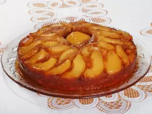 Exquisite Cake with Peaches