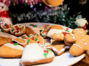 Christmas Gingerbread Cookies with Cinnamon